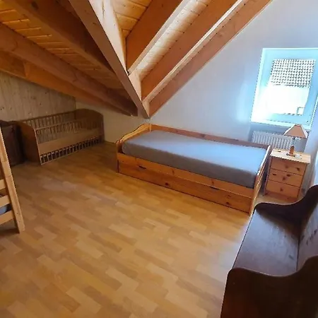 公寓 Cafe Altmuehl, Gaestehaus Krimhilde Direkt Am Wasser 艾星